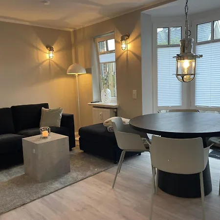 Alte Stadtgaertnerei 1 *